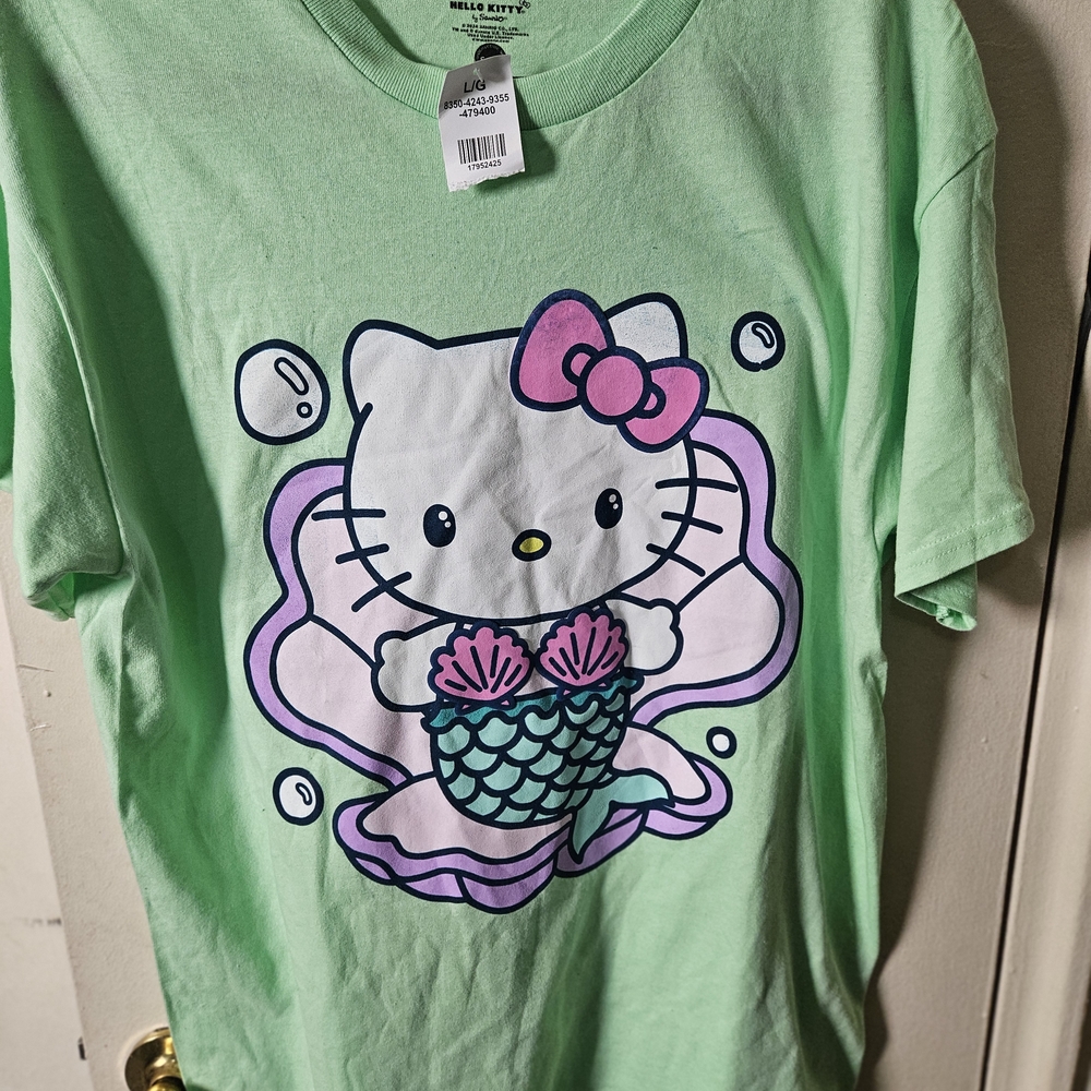 Hello Kitty Green  T-Shirt - Picture 9 of 15